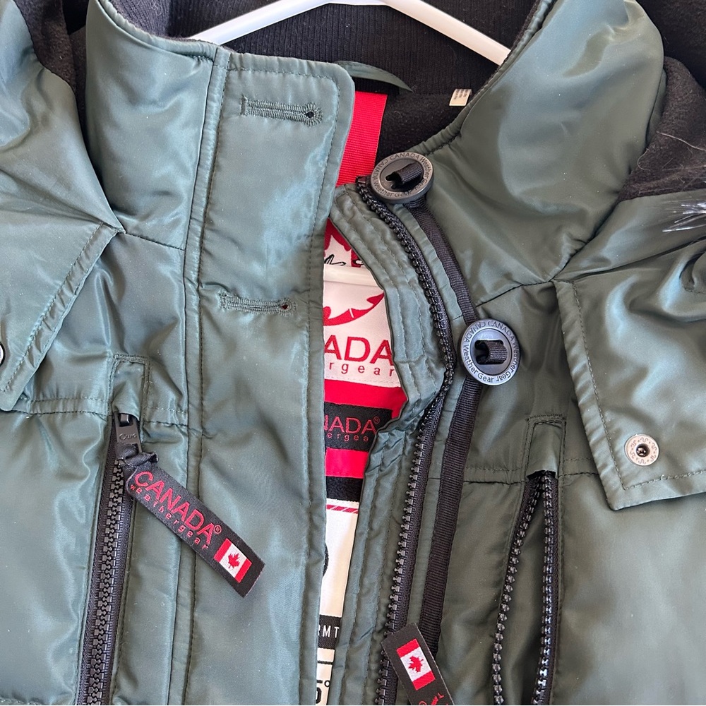 Women's Canada Weather Gear Green Puffer Jacket with Faux Fur Hood. Size XL - Picture 14 of 16